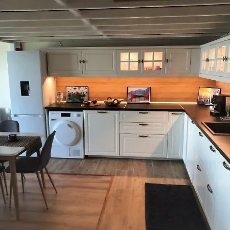 Victoria - A Luxury With Icredible Seaview Apartment